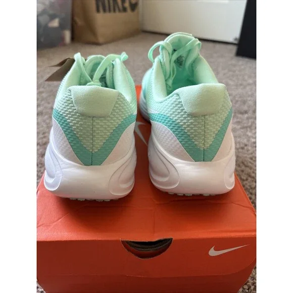 Nike Revolution 8 Shoes women size 9.5 Running Mint Foam blue green Turquoise